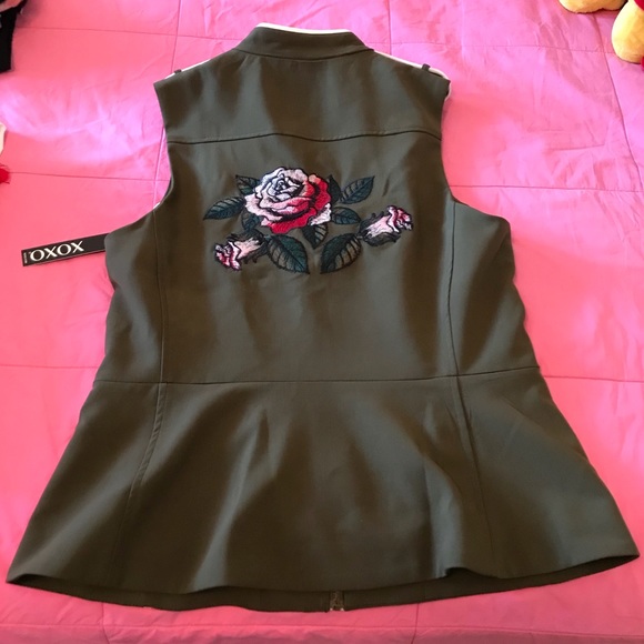 XOXO Embroidered Vest - Picture 4 of 8